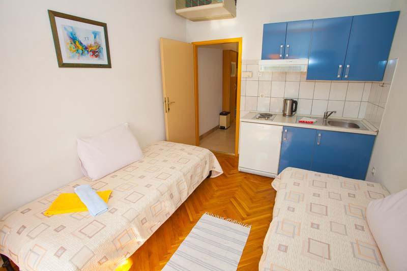 Apartma Jarak *