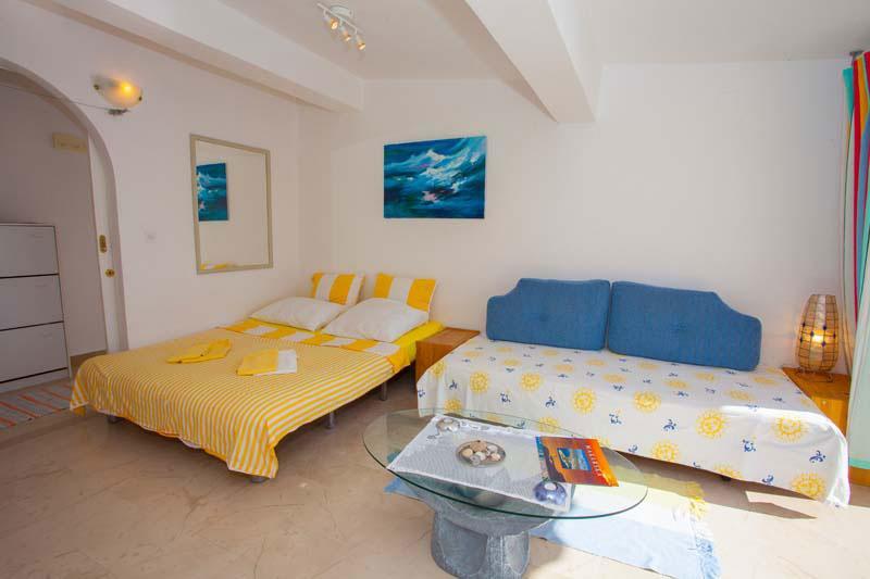 Jarak * Makarska