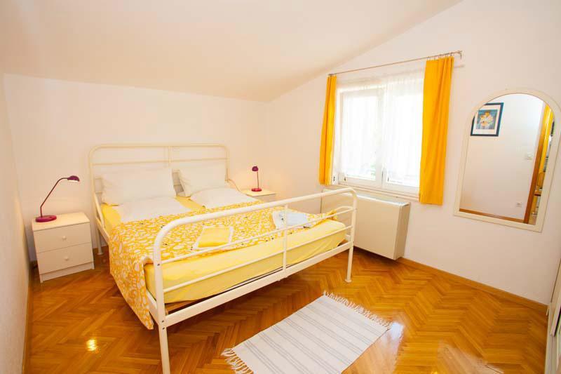 Apartma Jarak *